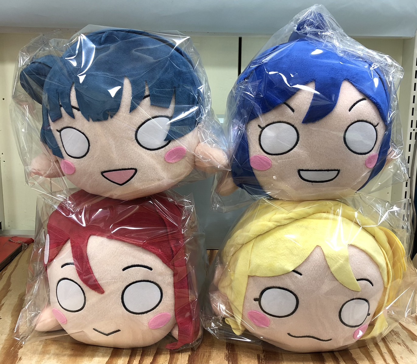 □ラブライブコーナー入荷情報です！◇メガジャンボ寝そべりぬいぐるみ 